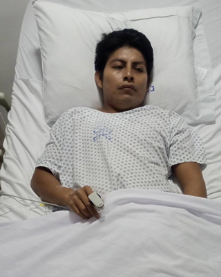 Apoyo urgente para una operación de tumor Cerebral